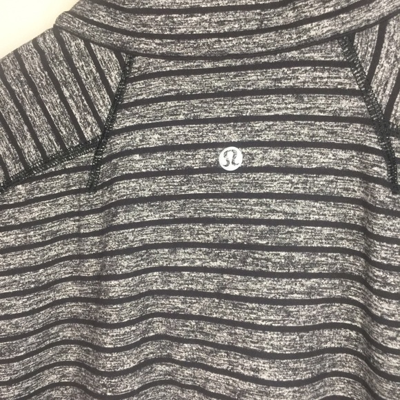 Lululemon size XL 1/2 Zip Raven Stripe Black - Picture 6 of 12